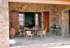 Highly insulated rustic Eco-homes utilising sustainable, locally sourced materials giving warm and comfortable, low maintenance homes with low running costs and low carbon footprints. Properties can be finished with stone external walls or a mix of stone, wood and paint-rendered walls.